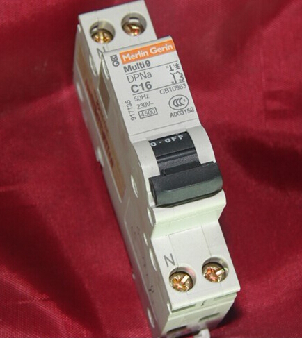 TSXSCP1114**TSXSCP1114