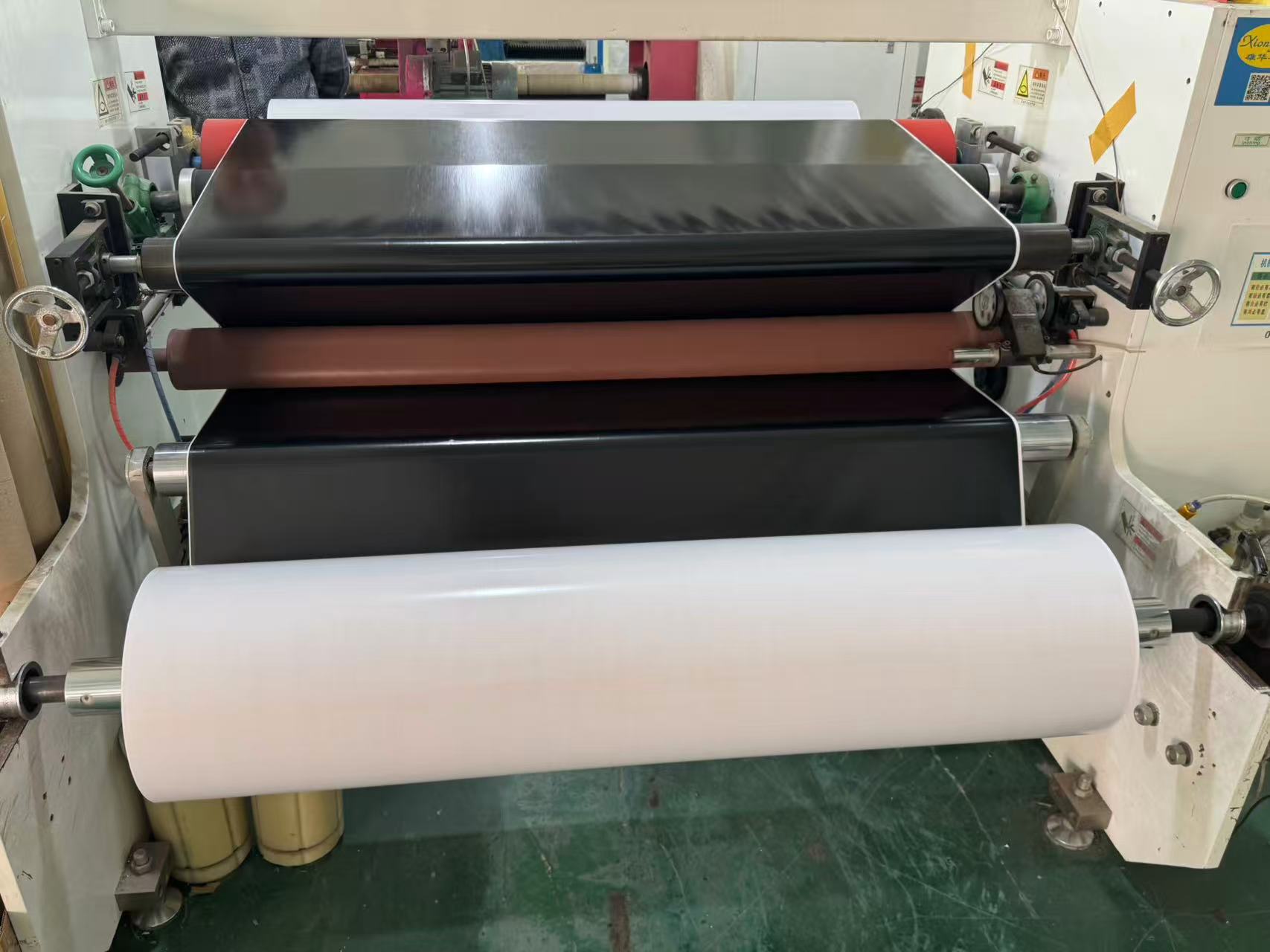 ɯ? ӌÿ ճɫPETpz ȫڹˮ