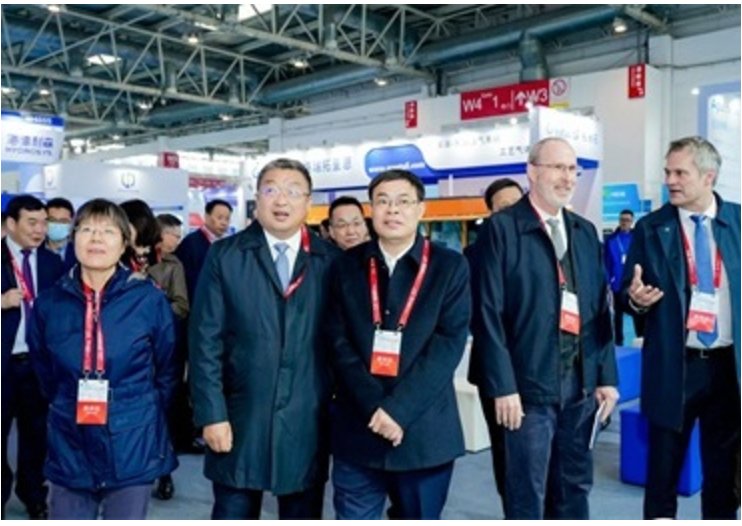 ȼ늳̄ʢR۾Ӣ\GɫԴδ