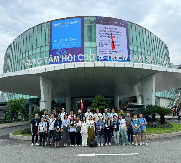 һһ-2025Խϣ־УH܇ۺչ[