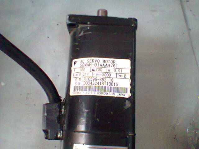 ְYaskawaSGMAH-01AAAH761늙C