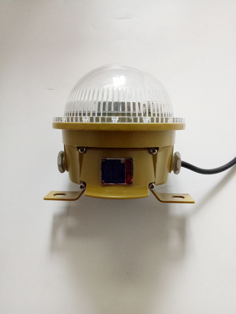 TGF757̑BSoܷ5WLED͏SS݆