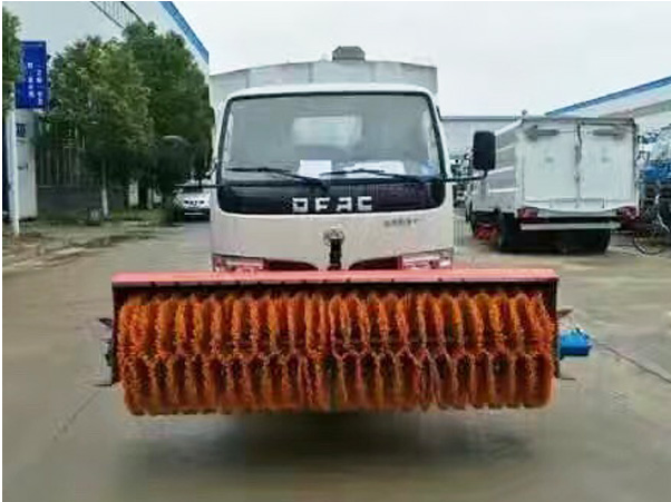 ]ʽPѩ܇(ch)(gu)С·܇(ch)b2׳ѩL