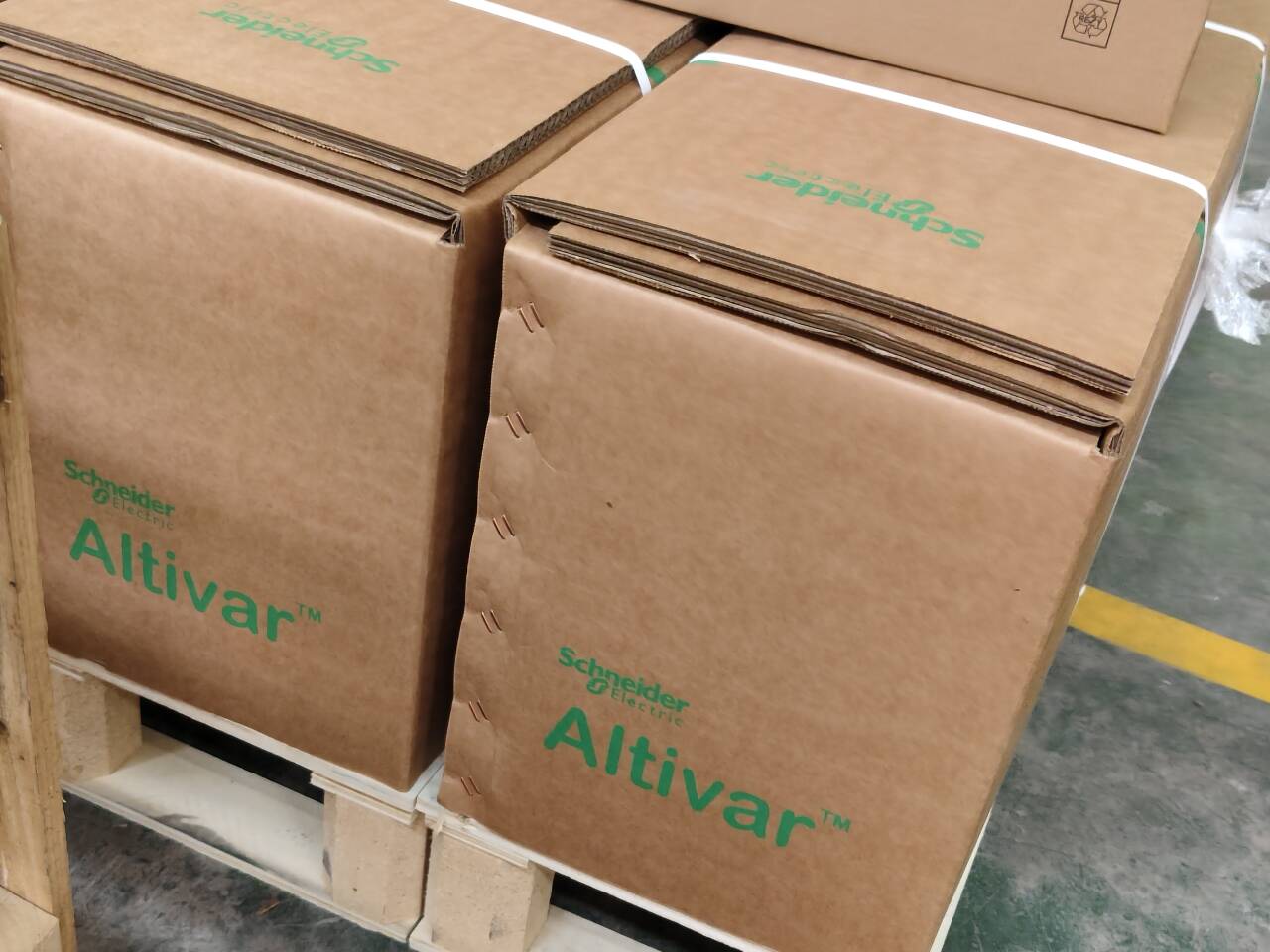 EDS348-5-400-000EDS348-5-400-000