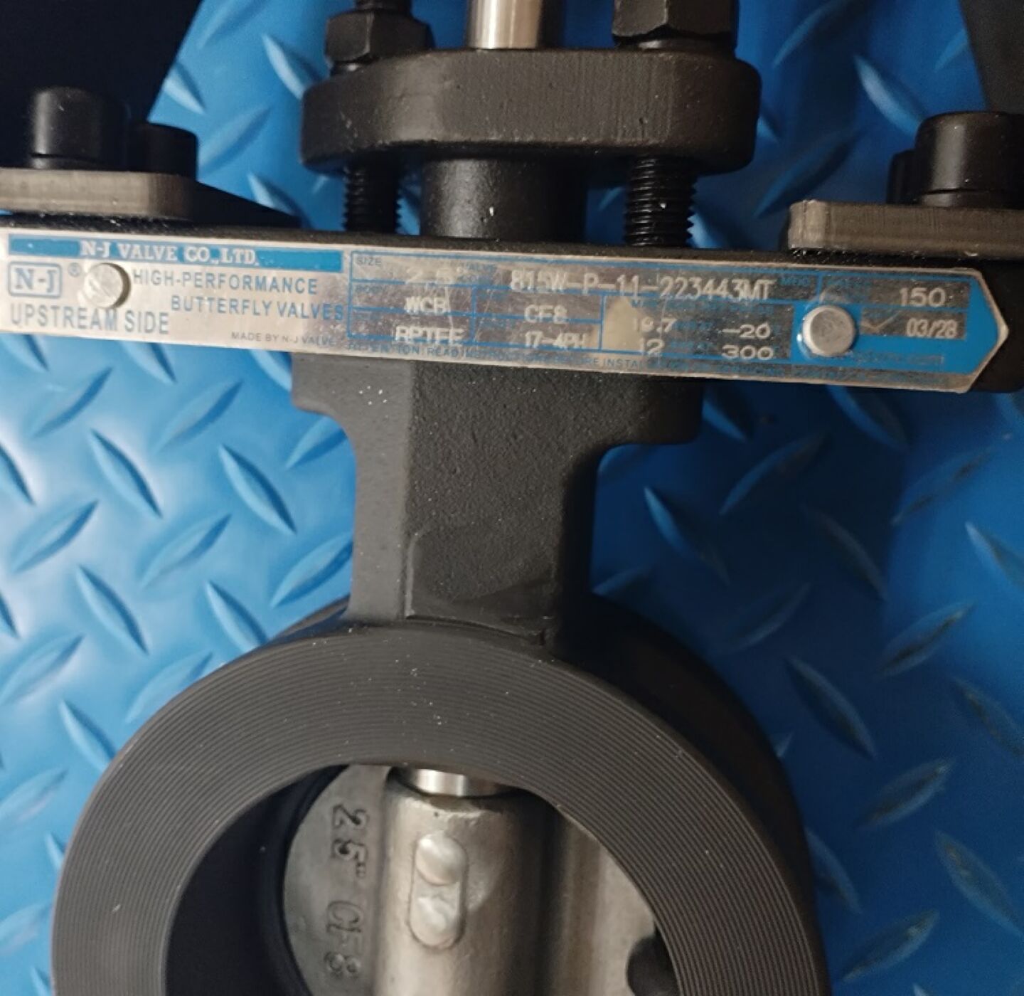 JAMESBURYJAMESBURYy